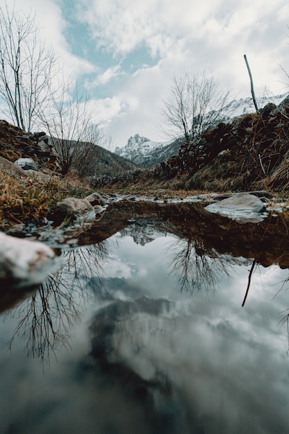 Foto weerspiegeling van de berg