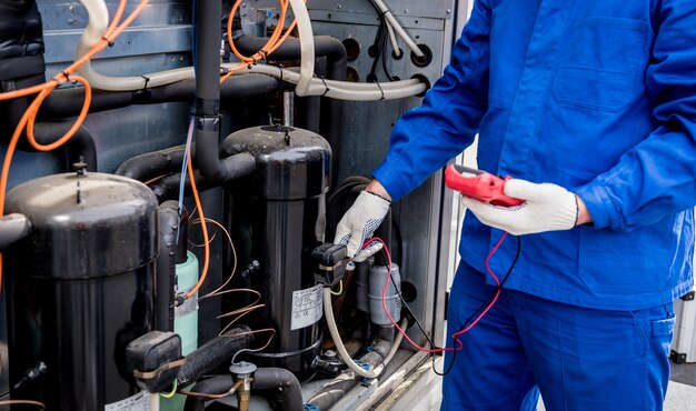 Weerstandstest van temperatuursensoren in het koeltoevoergedeelte van de ventilatie-unit