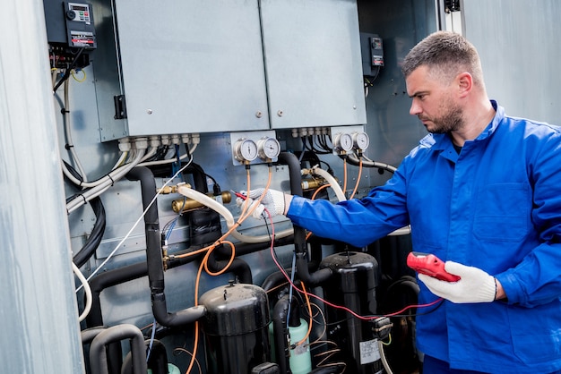 Weerstandstest van temperatuursensoren in het koeltoevoergedeelte van de ventilatie-unit