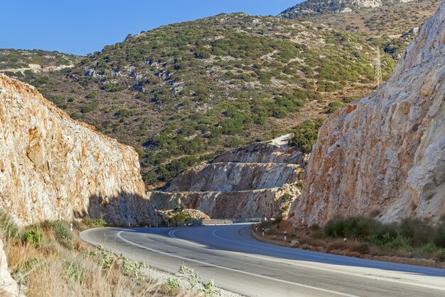 Weg in de bergen naar Sitia, Griekenland, eiland Kreta.