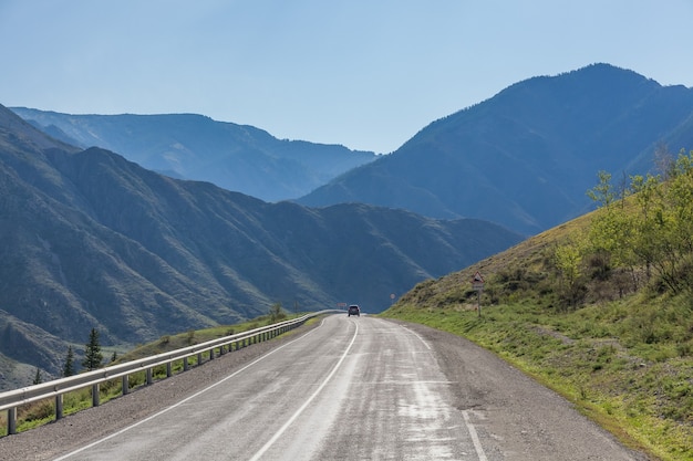 Weg naar Altai-gebergte, Altai-regio, Siberië, Rusland.