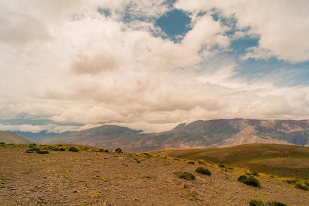 weg naar het anorama van de Cerro de los 14 Colores Jujuy Argentinië