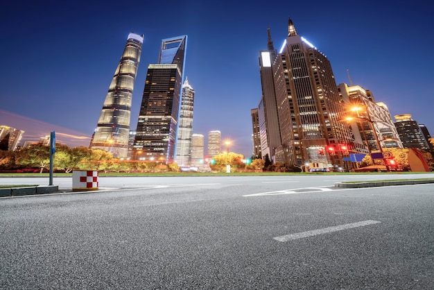 Foto wegen en architectonisch landschap van moderne chinese steden