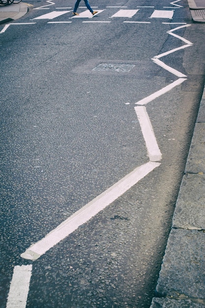 Foto wegmarkering op straat