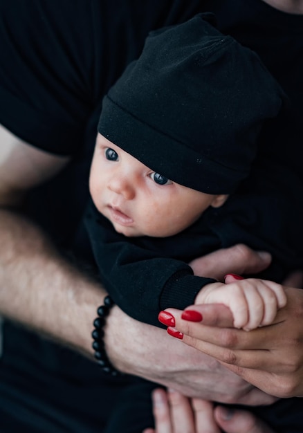 Weinig aanbiddelijk kindgezicht Baby pasgeboren portret