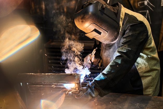 The welder produces welding parts