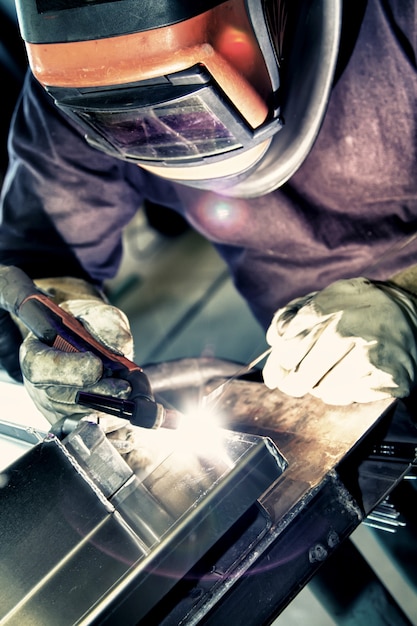 Welder to weld aluminum materials.