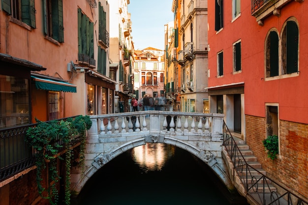 Wereldberoemde waterkanalen van Venezia, Veneto, Italië.