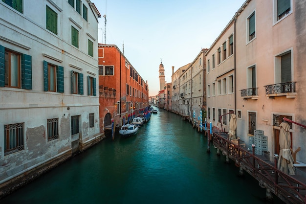 Wereldberoemde waterkanalen van venezia, veneto, italië.