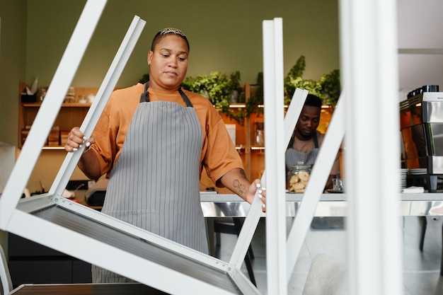 Werkdag beginnen in café