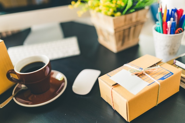 Foto werkend bureau van start van het huiszaken