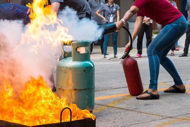 Werknemers brandbestrijding training