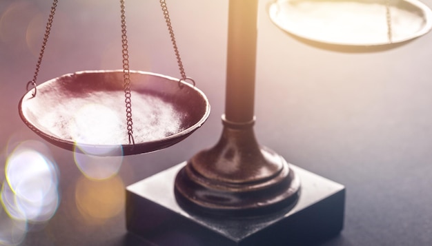 Wet schaal justitie schaal wegen oude advocaat rechtszaken