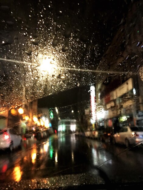 사진 밤 에 비가 오는 계절 에 은 거리