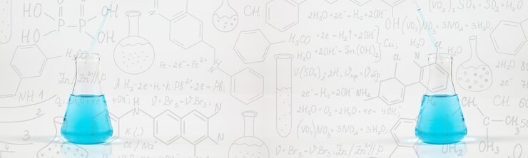 wetenschappelijk experiment kolf op witte achtergrondGlazen erlenmeyer kolf met glazen staaf geïsoleerd