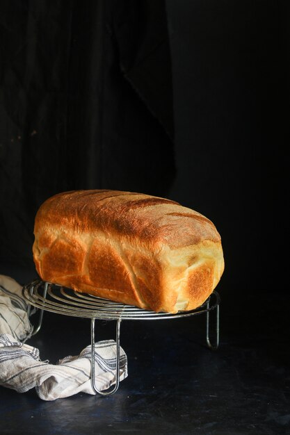 wheaten bread white wholegrain golden baking