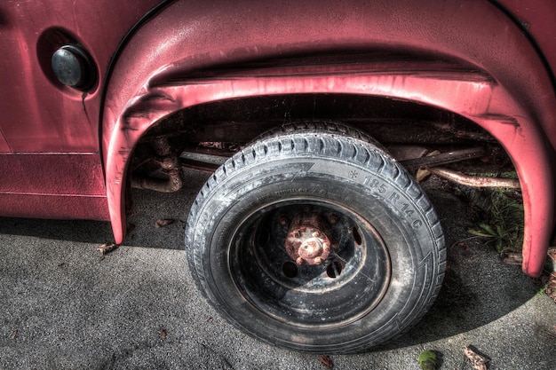 Photo wheel of abandoned truck