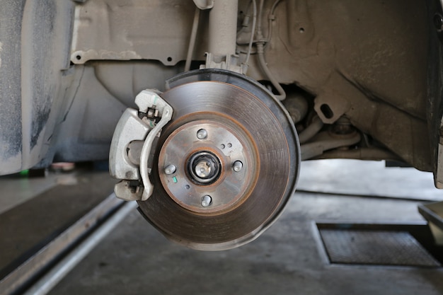 Wheel hub of a car in repair of the damage.