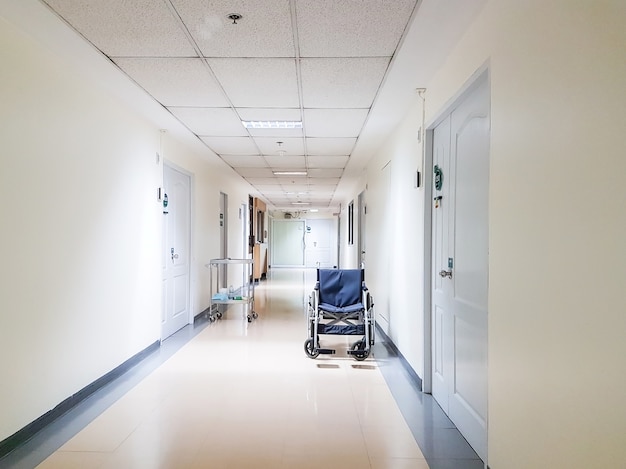 Photo wheelchair seating in a hospital