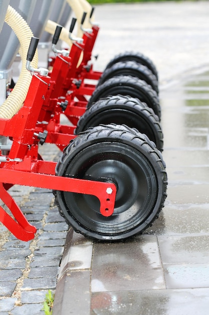 Wheels seeding system