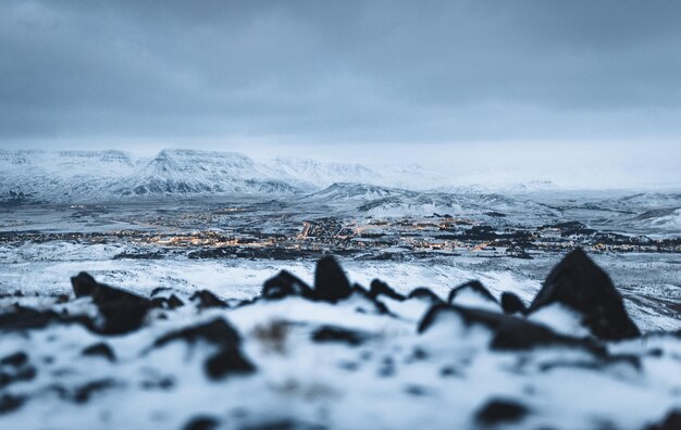 Photo where santa claus lives a cute town nestled in between icelandic mountains