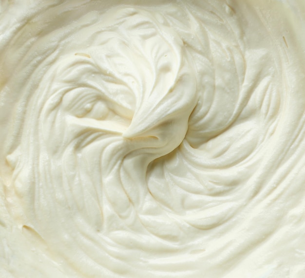 Crema di mascarpone montata per fare la consistenza del gelato