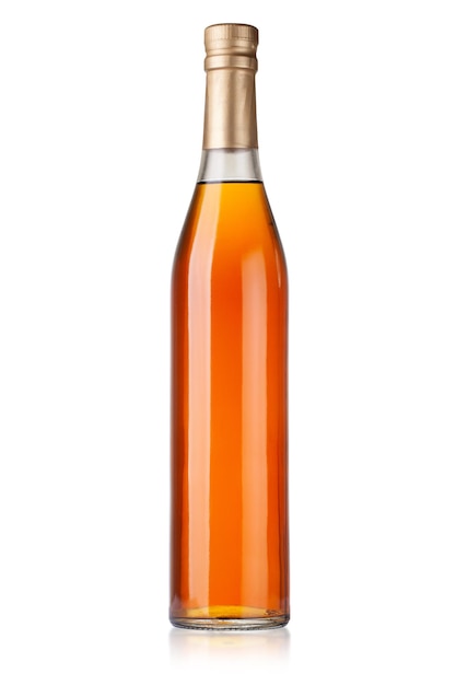 бутылка виски изолирована