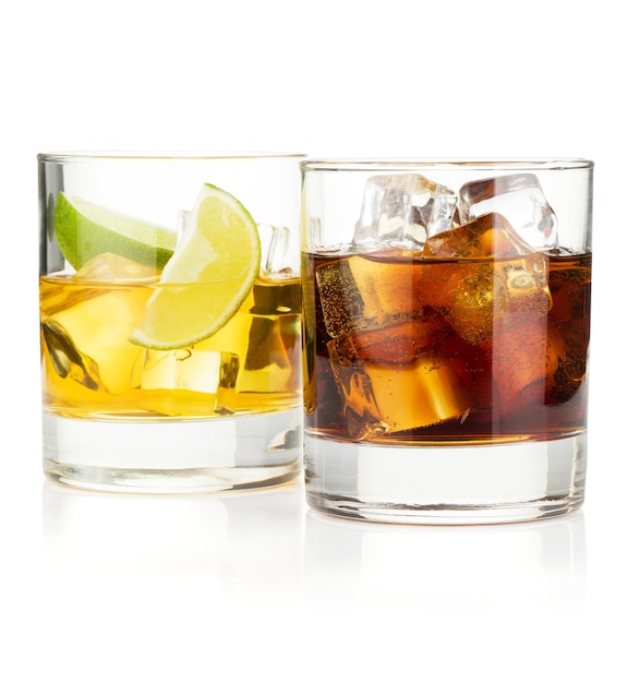 Photo whiskey and cola cocktails