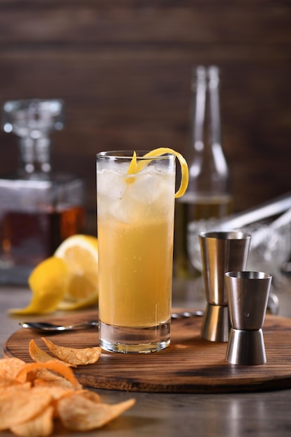 Photo whiskey with ginger beer