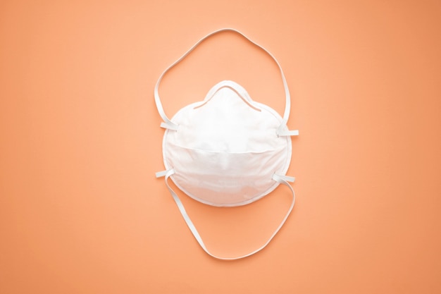 Белая противовирусная медицинская маска для защиты