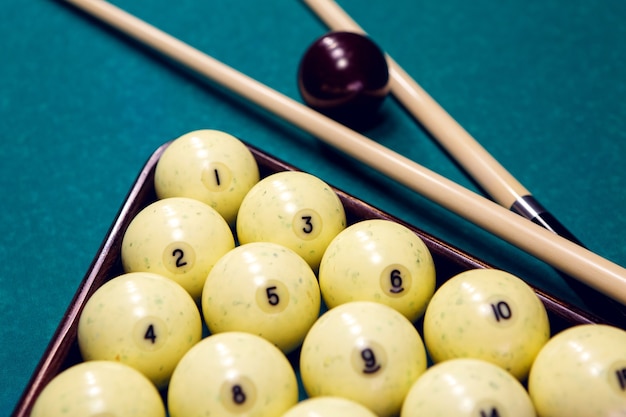 White balls for Billiards in a triangle and two cue and black ball