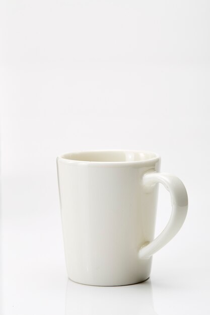 Photo white brand mug empty for coffee or tea