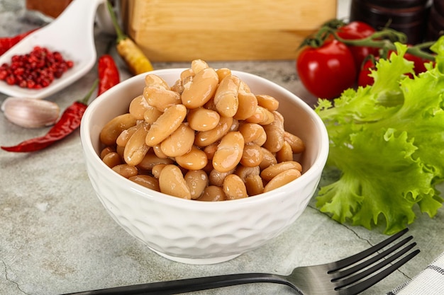 White canned beans in the bowl