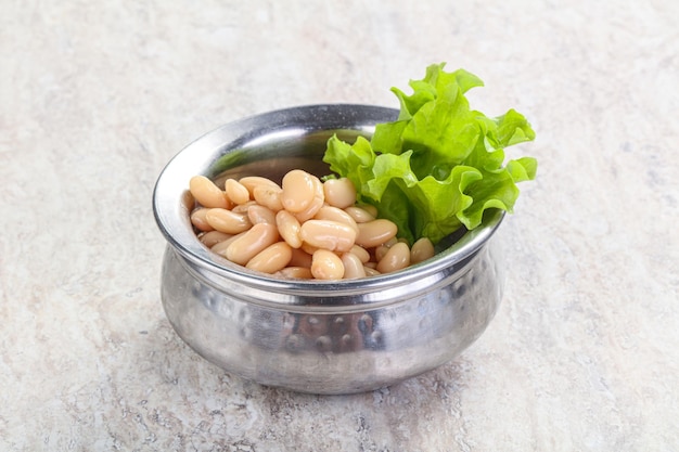 White canned beans for vegan suisine