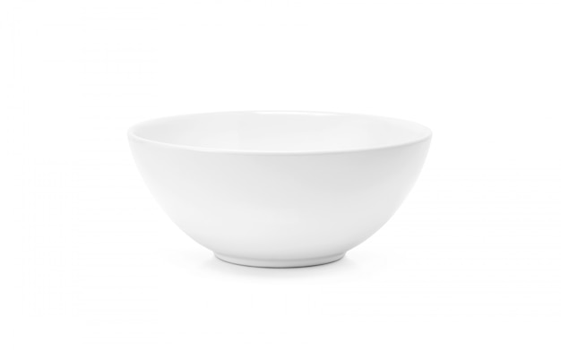 Фото Белая керамическая миска или глубокая тарелка, изолированные на белом