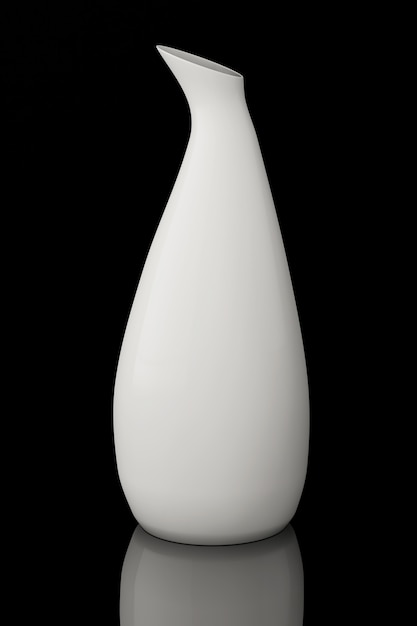 Белая керамическая ваза на черном фоне