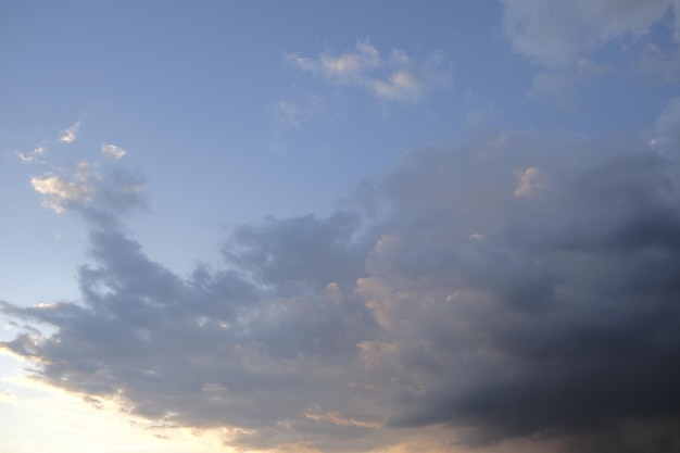 A white cloud in the sky