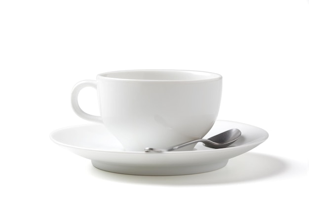 Tazza di caffè bianca sul bianco