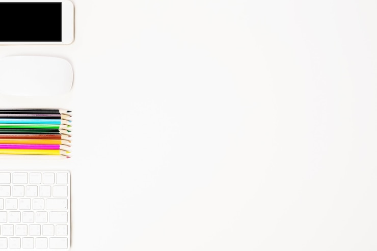 Photo white desktop with objects