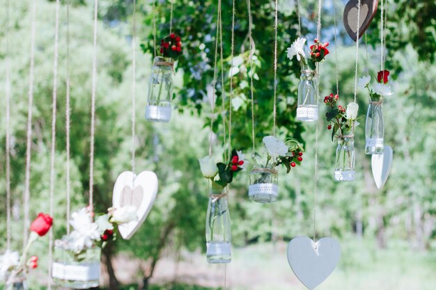 Photo white flowers hanging on plant