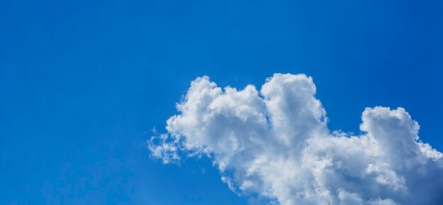 White fluffy clouds in the skyxa