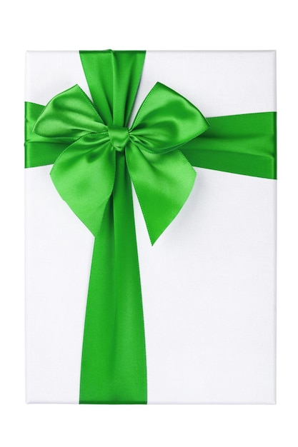 Photo white gift box with green ribbon isolated on white backgroundxd