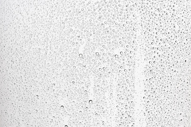 흰색 격리된 배경 물이 유리/젖은 창 유리에 물방울과 물과 석회 방울, 질감 가을 배경