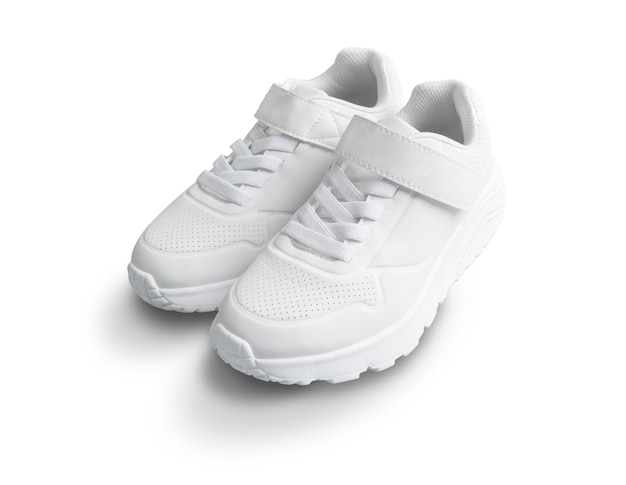 Белые детские кроссовки с липучкой на белом фоне