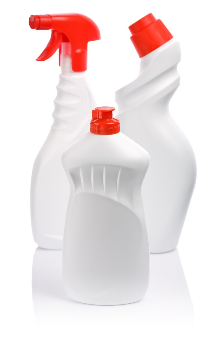 Photo white kitchen bottles isolated