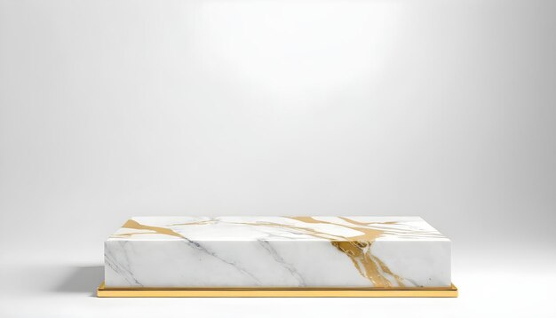 Белый мраморный золотой подиум изолированный на белом фоне