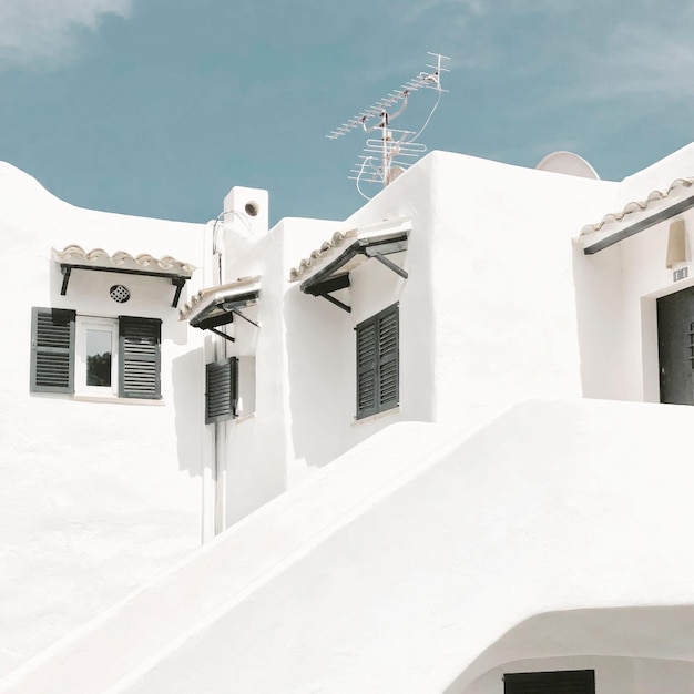 写真 白い地中海の夏の家 青い空