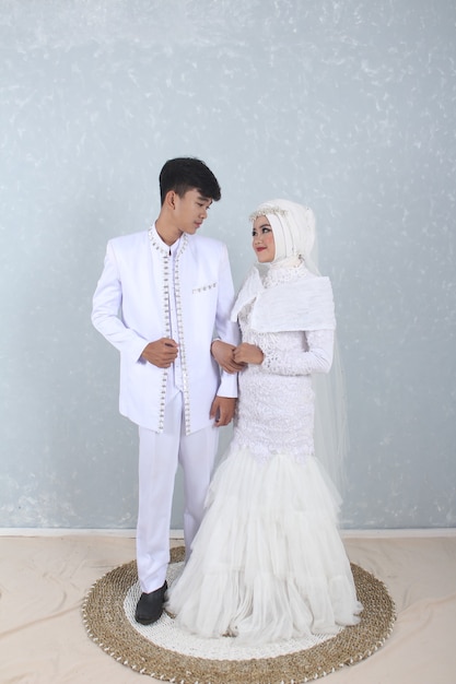 white muslim wedding dress photo