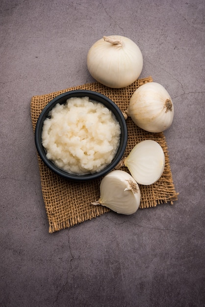 White Onion Puree or Safed Pyaj ka Paste, important food ingradient