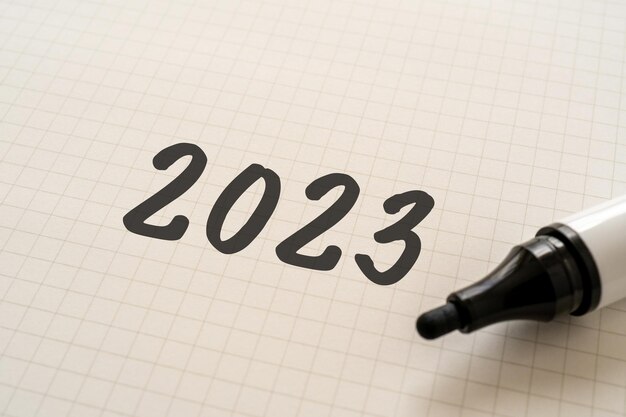 사진 마커로 2023년을 쓴 백서.